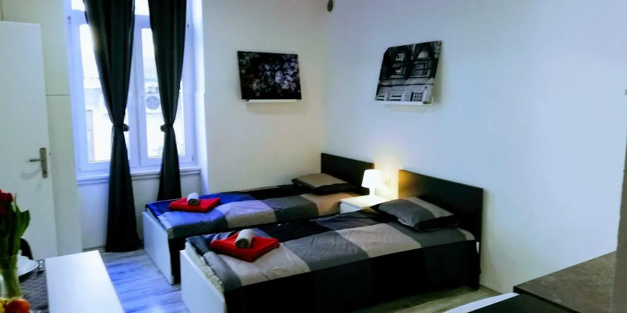 Zpula Center Apartments And Rooms Guest house Pula