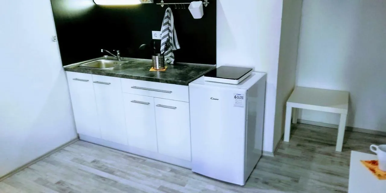 Zpula Center Apartments And Rooms 2*, Pula