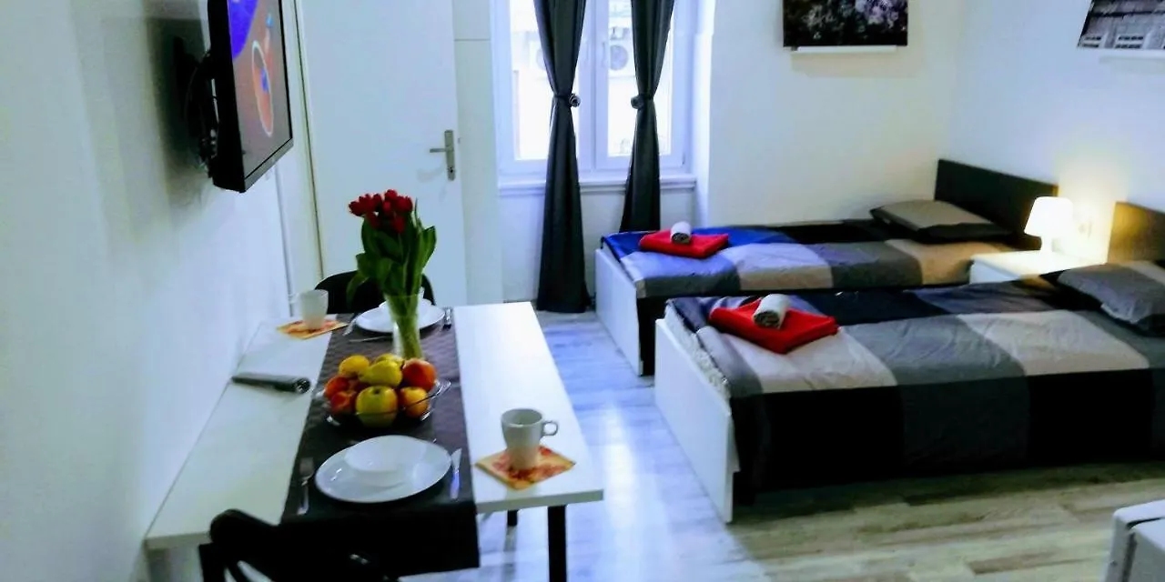 Zpula Center Apartments And Rooms Pula