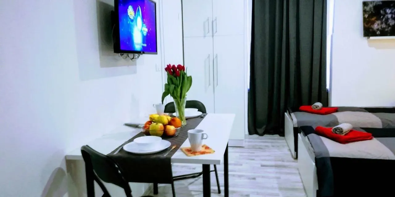 Zpula Center Apartments And Rooms 2*, Pula Croatia