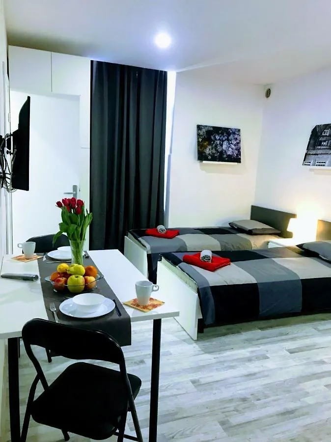 Guest house Zpula Center Apartments And Rooms