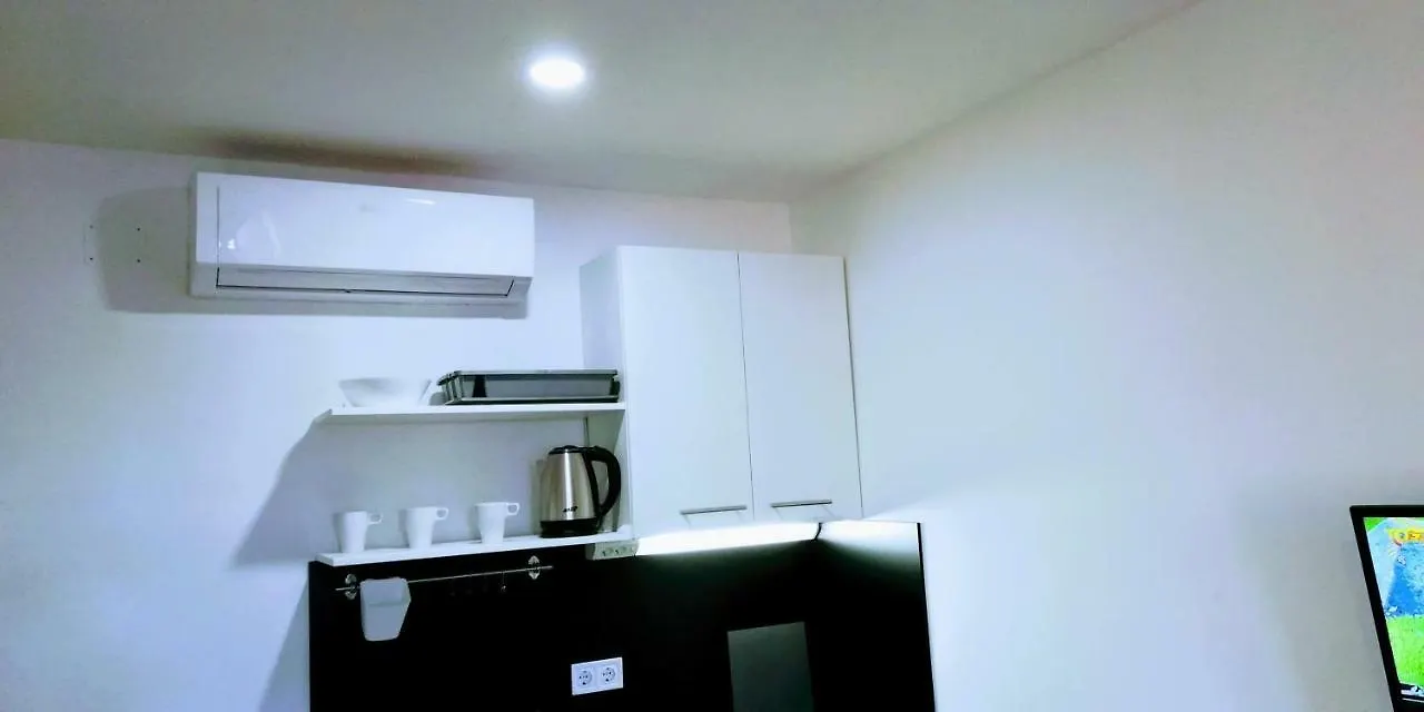 Zpula Center Apartments And Rooms Pula