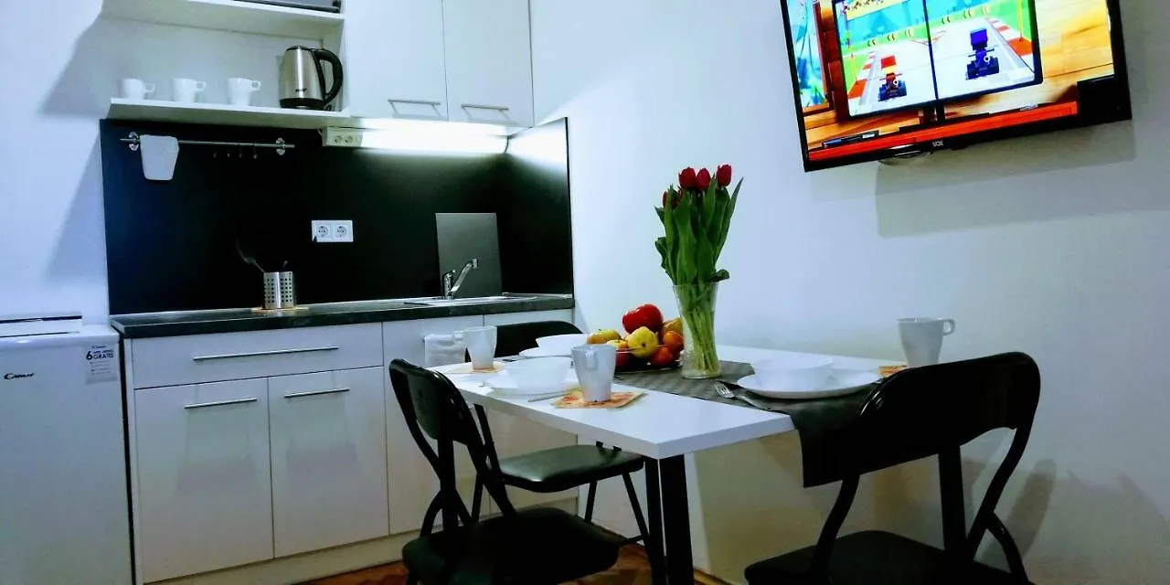 Zpula Center Apartments And Rooms Guest house Pula