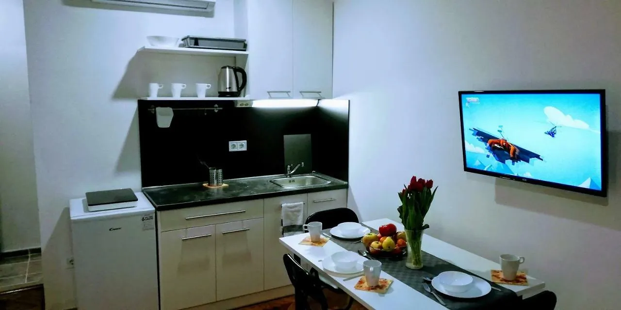 Guest house Zpula Center Apartments And Rooms