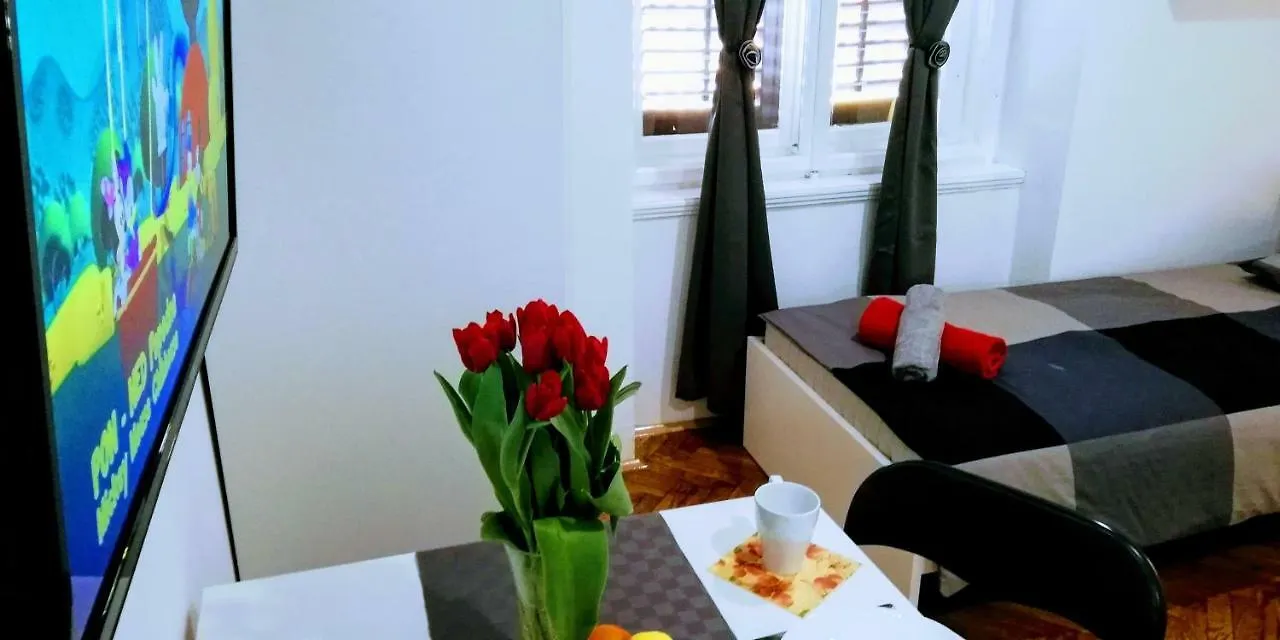 Zpula Center Apartments And Rooms 2*, Pula