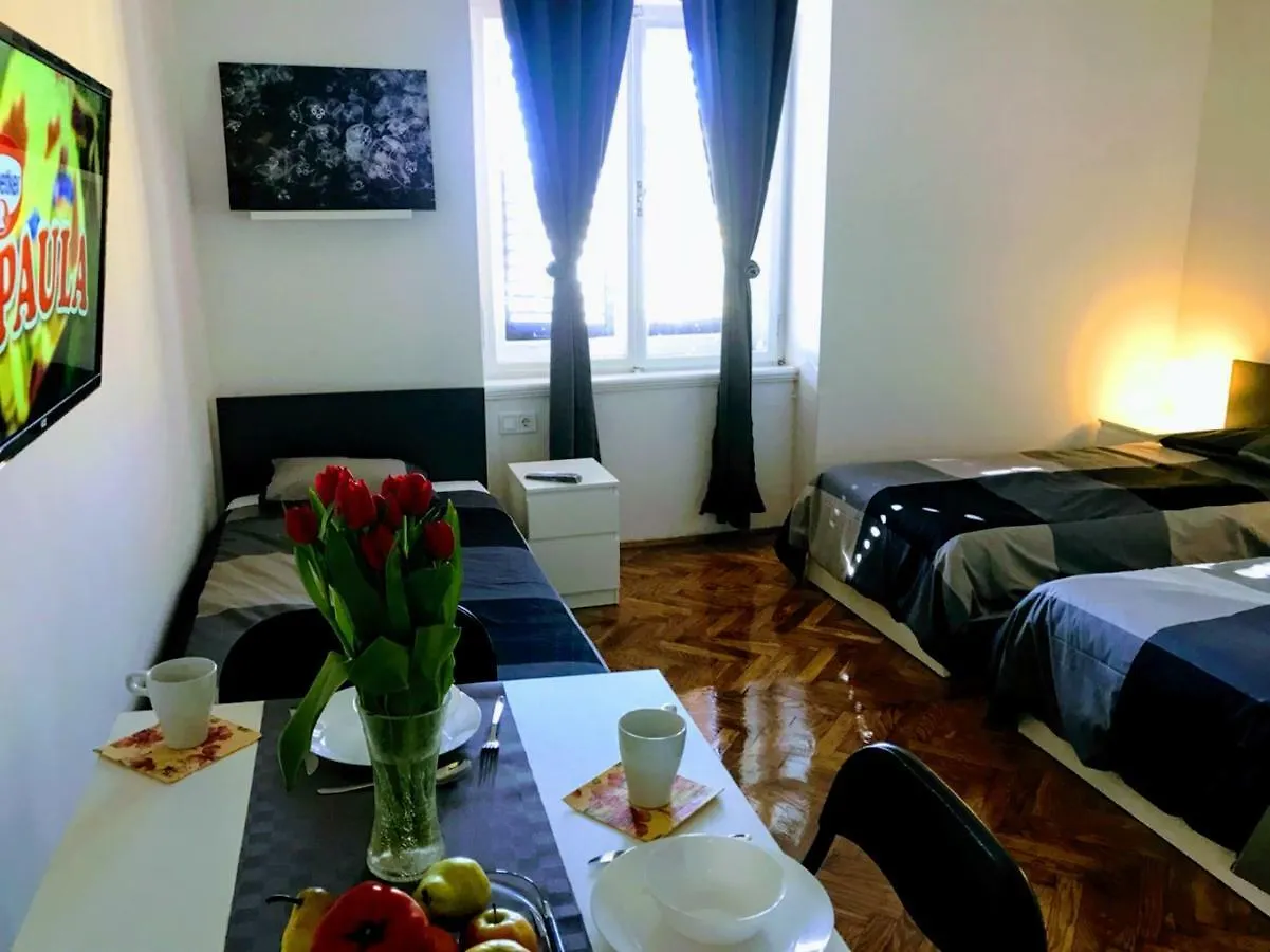 Guest house Zpula Center Apartments And Rooms