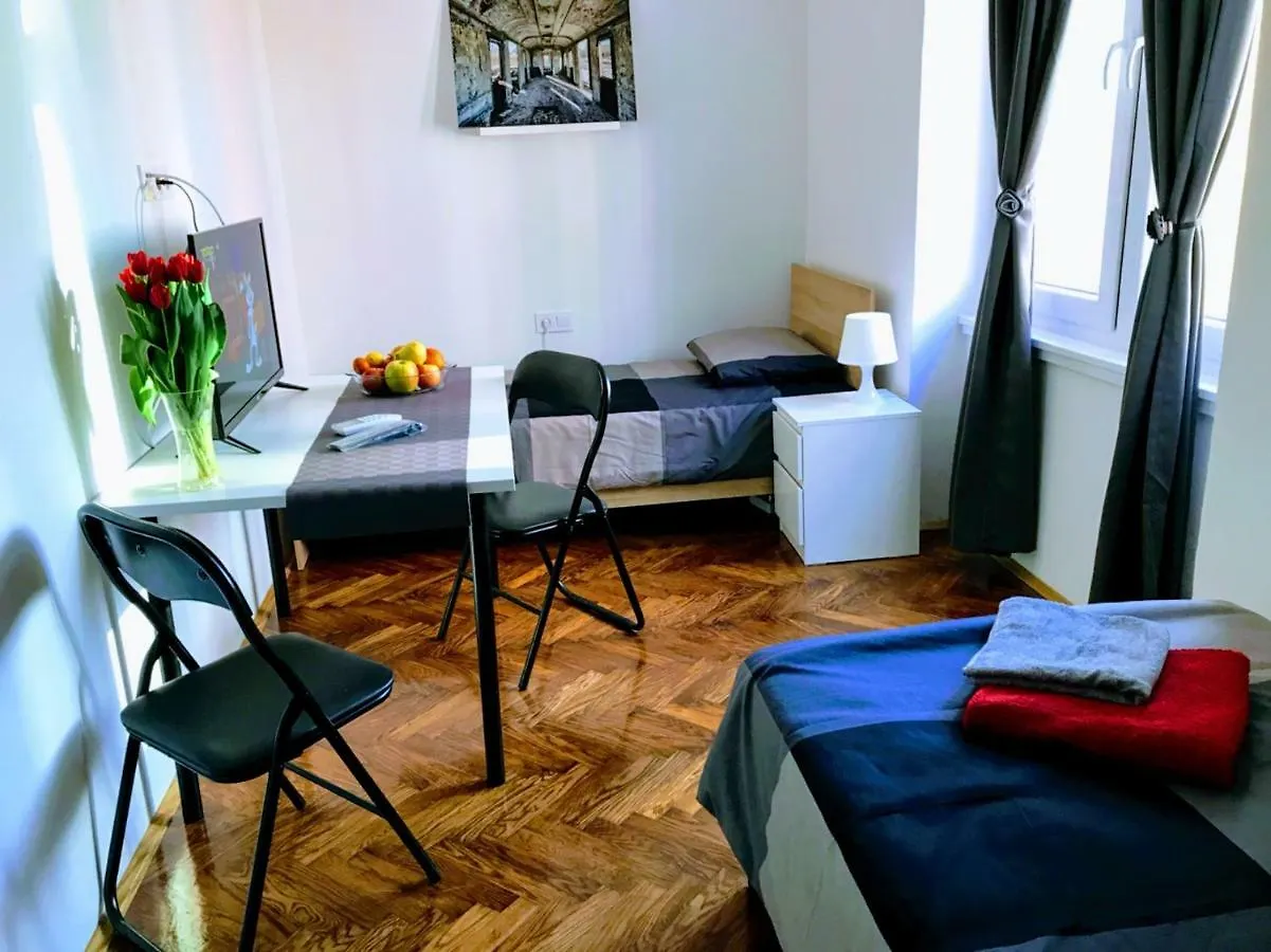 Zpula Center Apartments And Rooms 2*, Pula