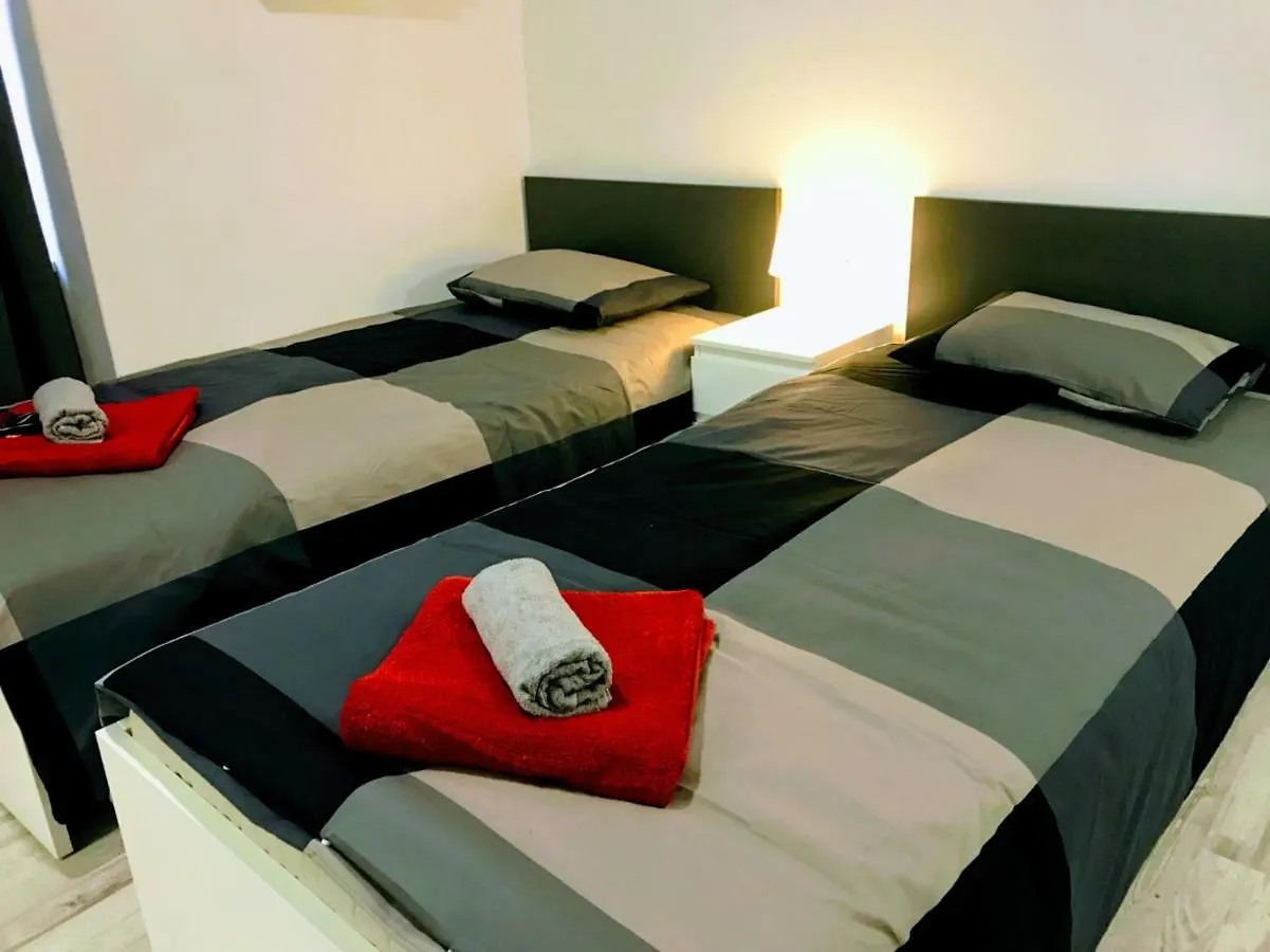 Zpula Center Apartments And Rooms 게스트하우스 PUY