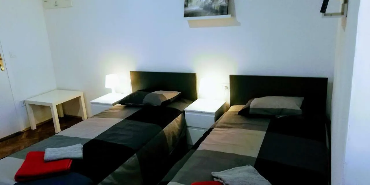 Zpula Center Apartments And Rooms 게스트하우스