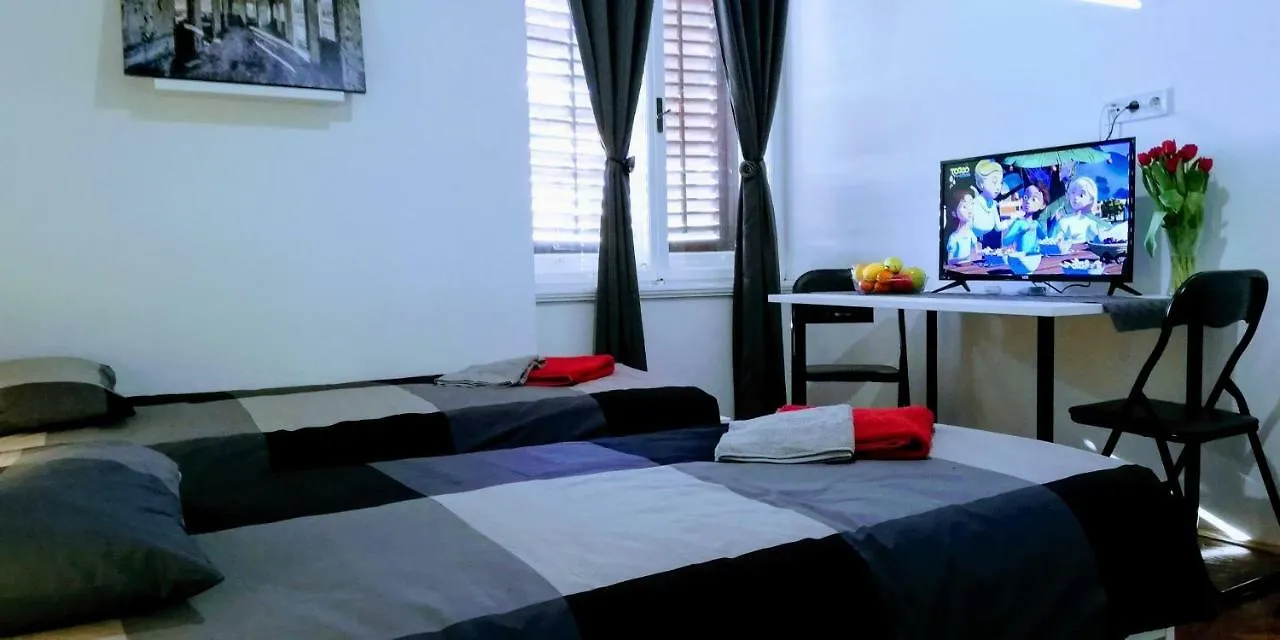 Zpula Center Apartments And Rooms