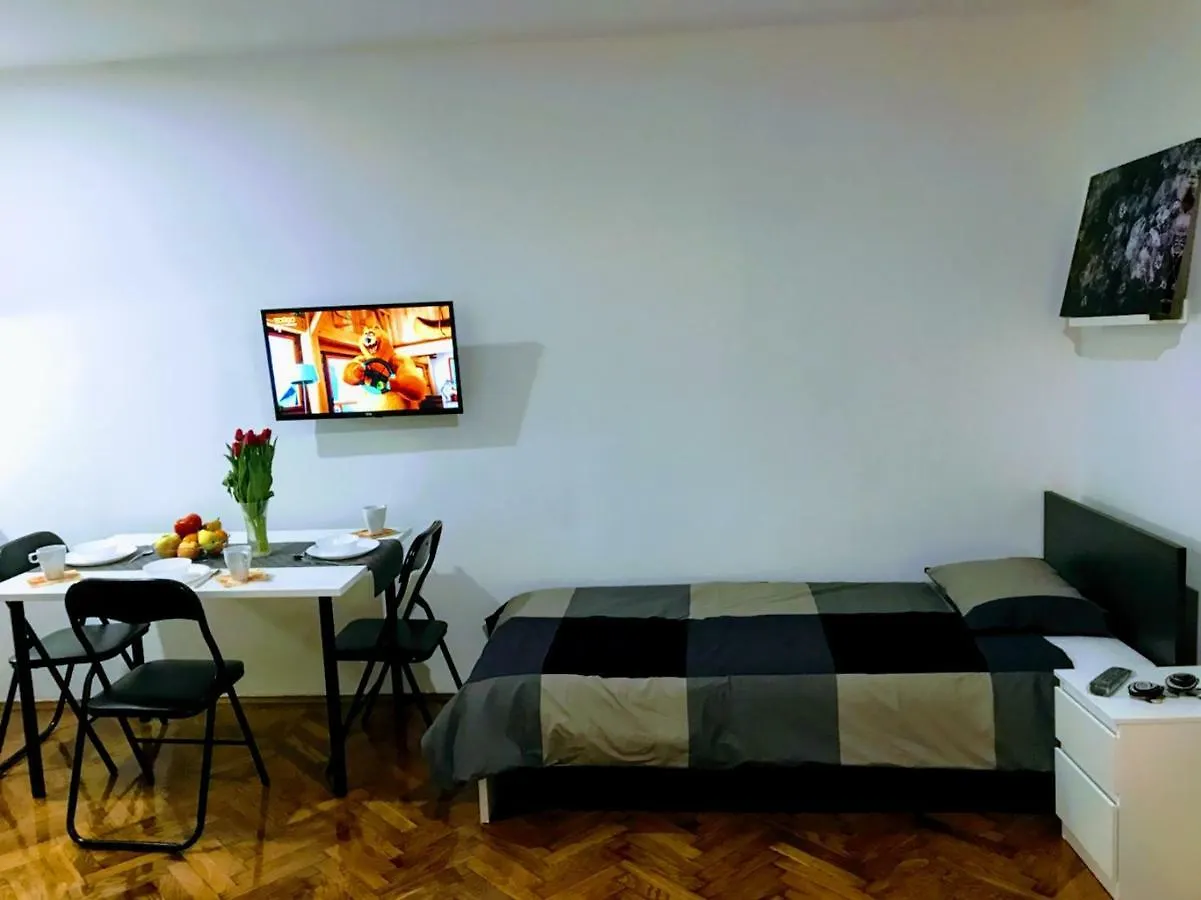 Zpula Center Apartments And Rooms Croatie